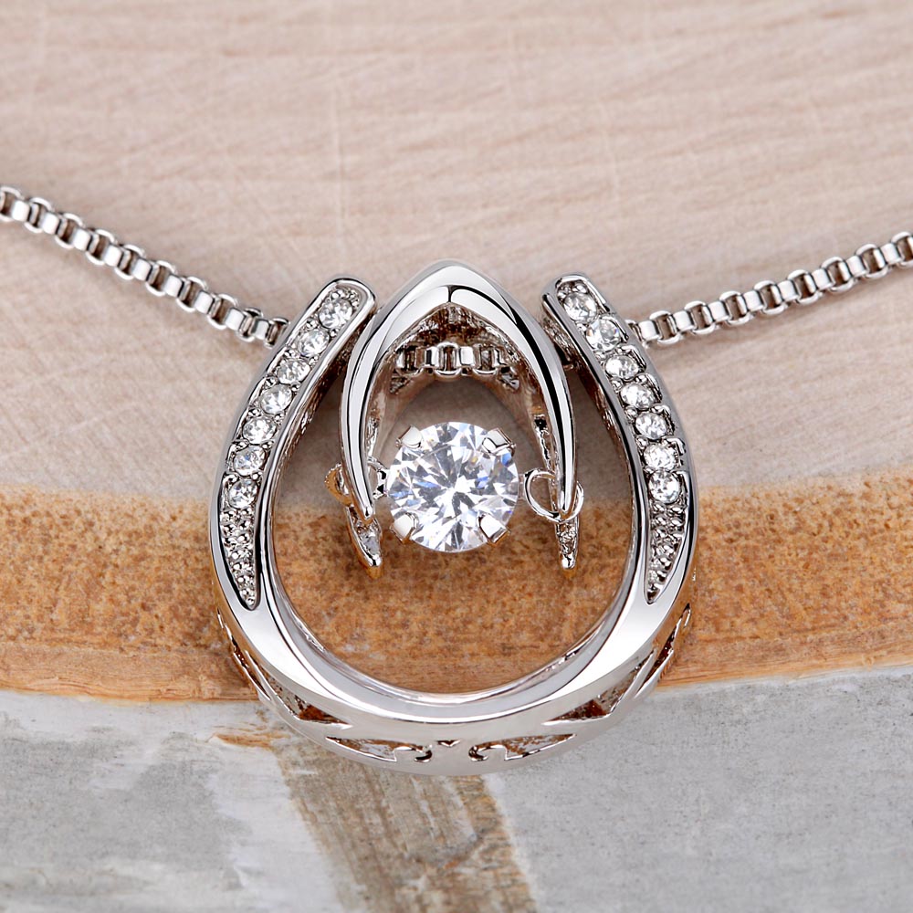 Lucky in Love Necklace for Soulmate – Personalized Romantic Gift with Heartfelt Message Card