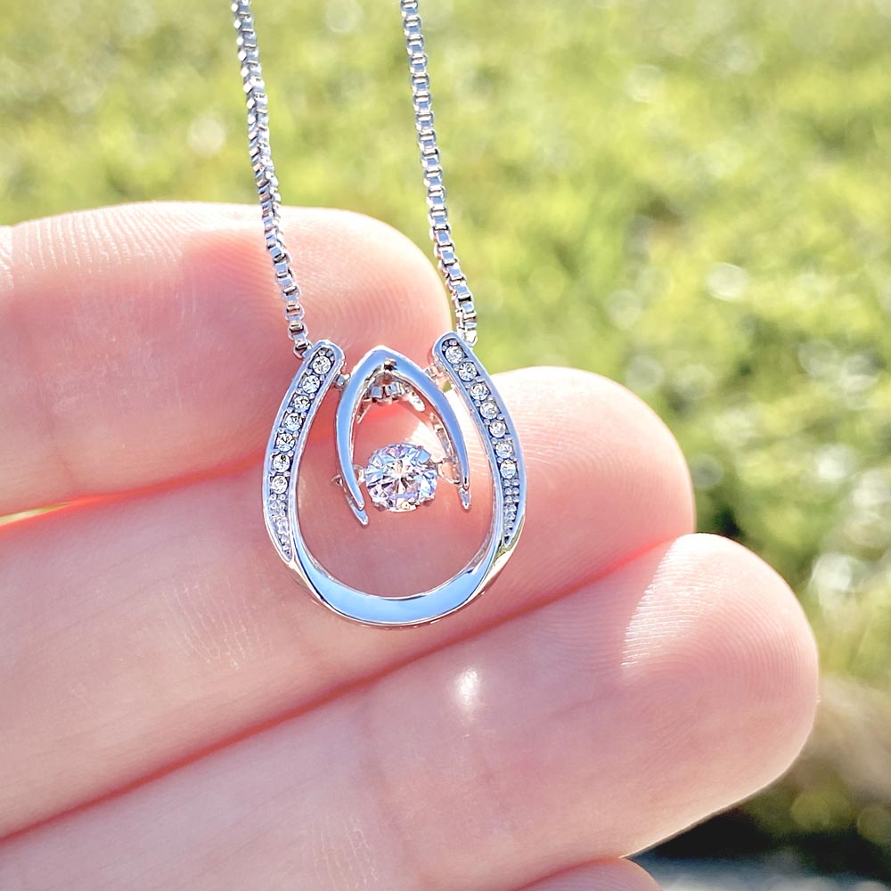 Lucky in Love Necklace for Soulmate – Personalized Romantic Gift with Heartfelt Message Card