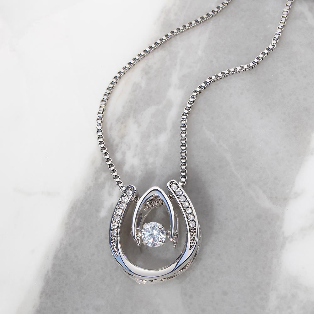 Lucky in Love Necklace for Soulmate – Personalized Romantic Gift with Heartfelt Message Card